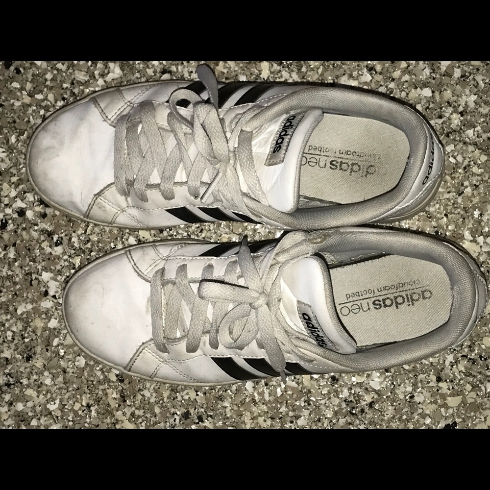 Adidas Neo/ Superstar: looks similar, is authentic